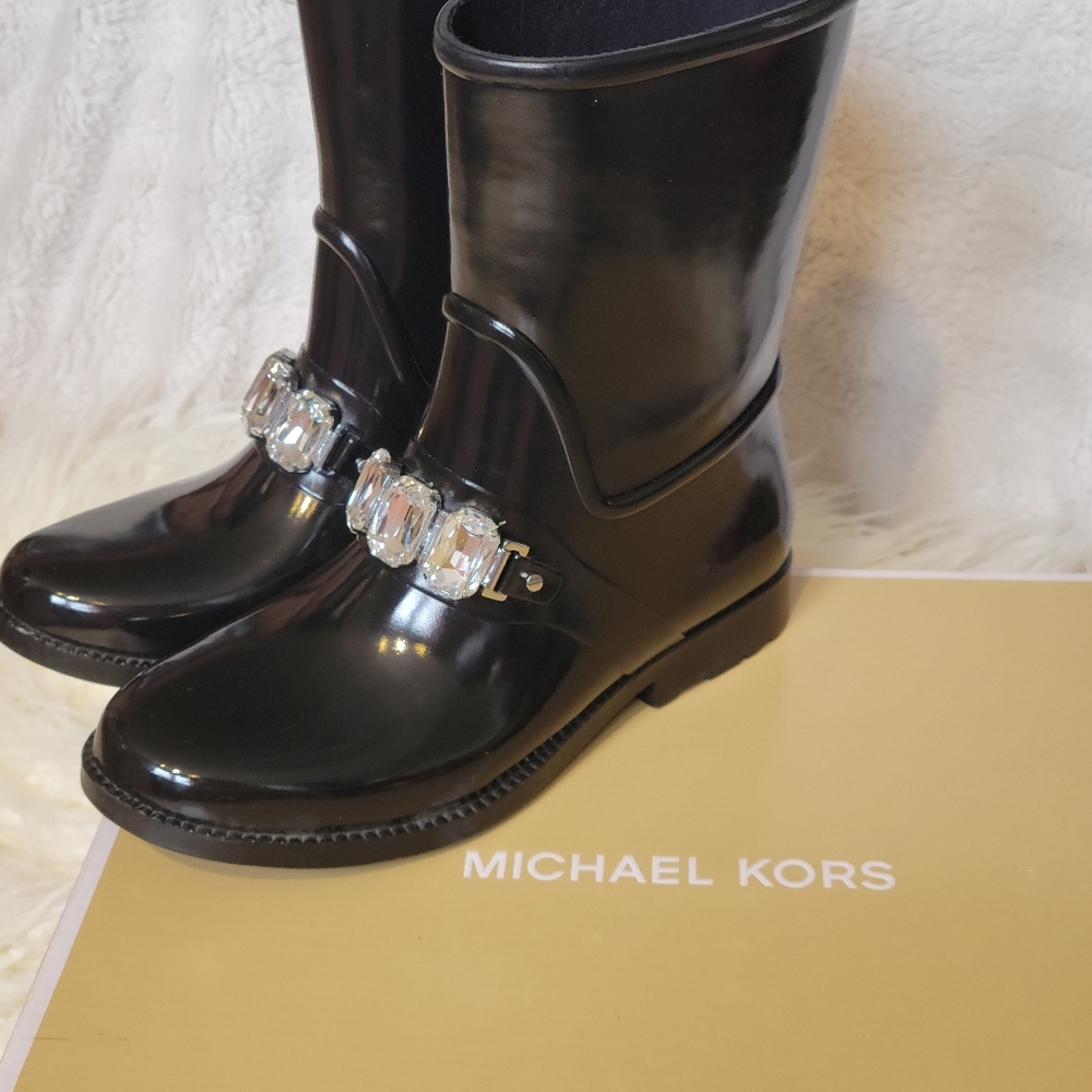 Michael Koors size 6 Leslie Rainbooties